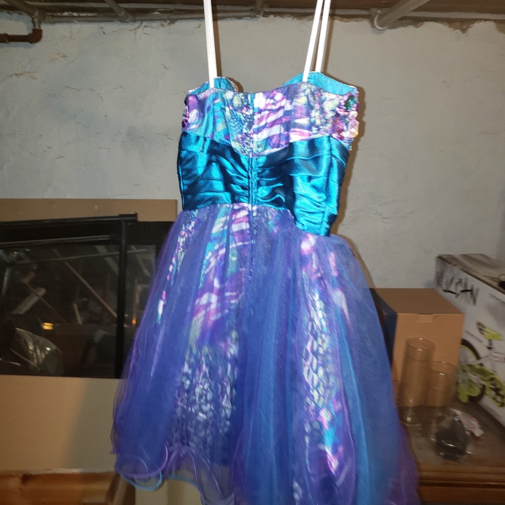 Dress - Picture 2 of 2